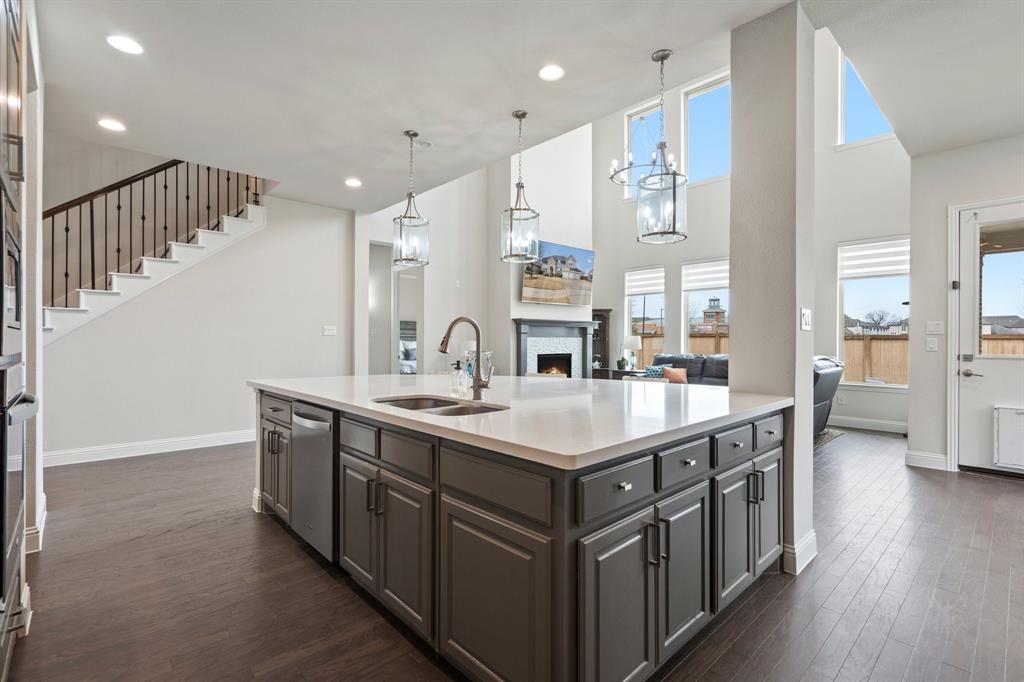 800 Neches River Drive