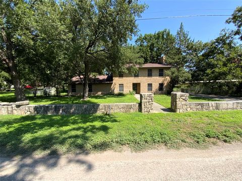 A home in Comanche