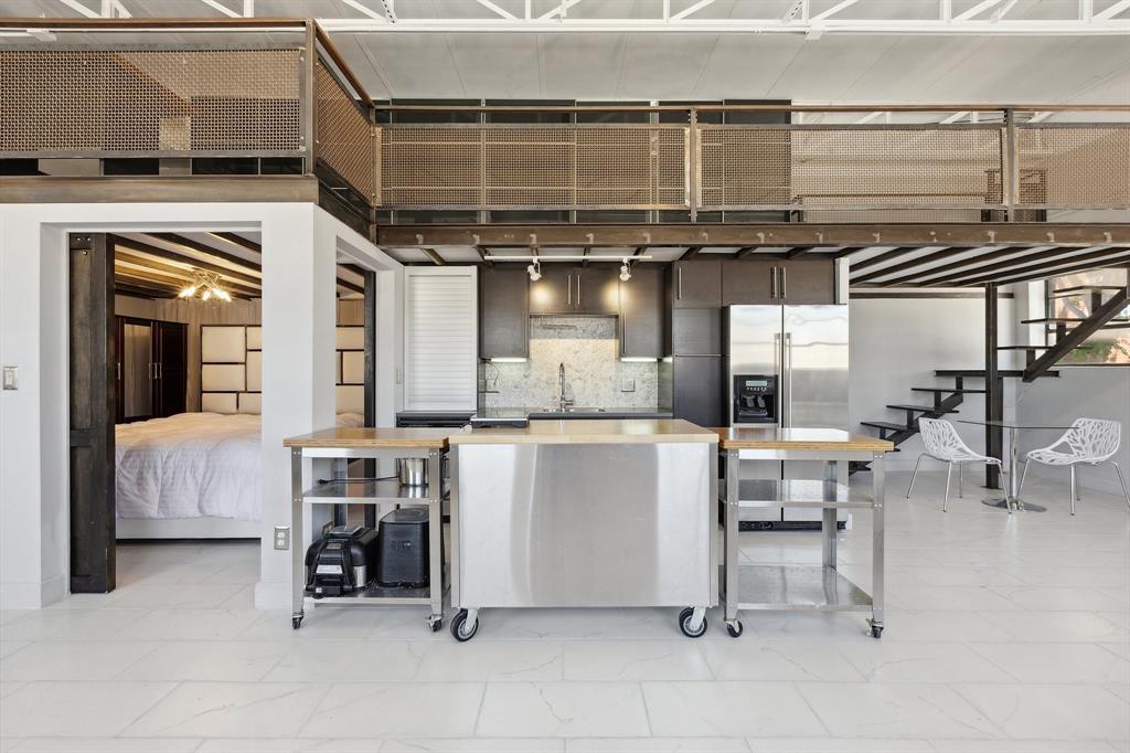 Walton Street Studios - Residential