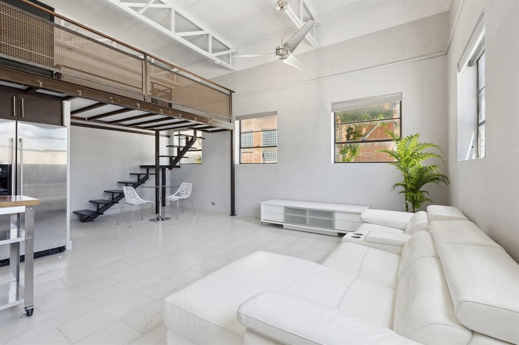 Walton Street Studios - Residential