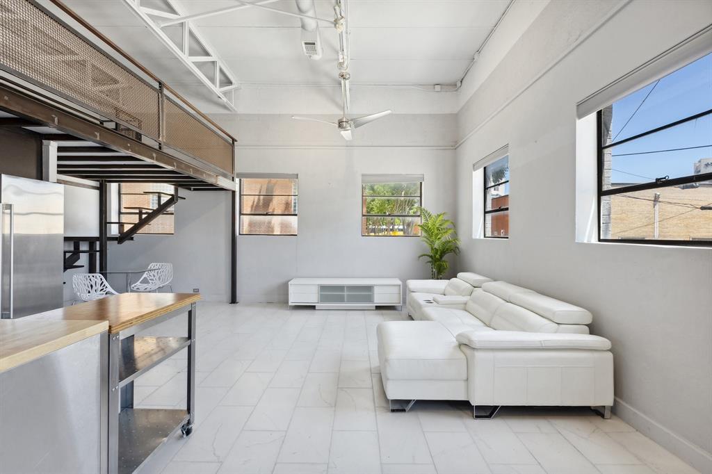 Walton Street Studios - Residential