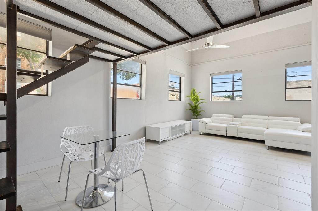 Walton Street Studios - Residential