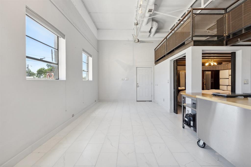 Walton Street Studios - Residential