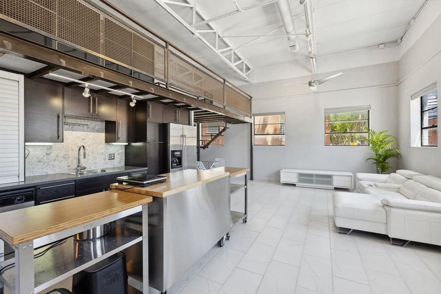 ATTENTION INVESTORS! ! ! 
Beautiful downtown Deep Ellum condo — income-producing and ideally located in the heart of one of Dallas’s most vibrant neighborhoods. Turn-key unit with ready cash flow and immediate upside for buyers seeking an income-bearing property. Current tenant paying $1900 a month on an 18 month lease.
Why Deep Ellum is an exceptional investment:
Unmatched walkability to bars, restaurants, live-music venues, art galleries, coffee shops and boutiques — a constant draw for renters and visitors.
Thriving nightlife and year-round events festivals that sustain high demand for short- and long-term rentals.
Proximity to downtown Dallas, major employers, convention center and DART light rail — ideal for young professionals and business travelers.
Strong rental market with consistent occupancy trends in the area and potential for premium rental rates versus suburban options.
Urban lifestyle appeal: low-maintenance condo living that attracts tenants who prefer convenience and amenities over yard upkeep.
Ongoing development and continued neighborhood investment supporting long-term appreciation potential.
Easy property management options and investor-friendly market for both single-unit ownership and portfolio growth.

Unit is currently income-producing — contact listing agent for lease terms, rent history, and additional photos and videos. Don’t miss this rare opportunity to own a cash-flowing piece of Deep Ellum.

This apartment's unbeatable location and vibrant atmosphere make it the ideal combination of city living and comfort. Don’t let this rare opportunity pass by—schedule your viewing today! Contact Kimmy Perkins  for more information and to arrange a showing