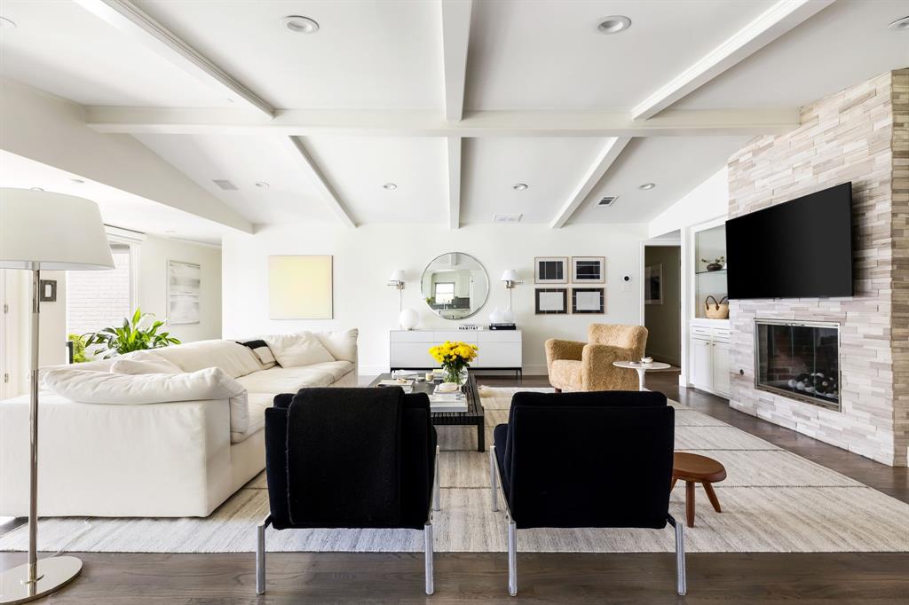 Versailles Pkwy Rev - Residential