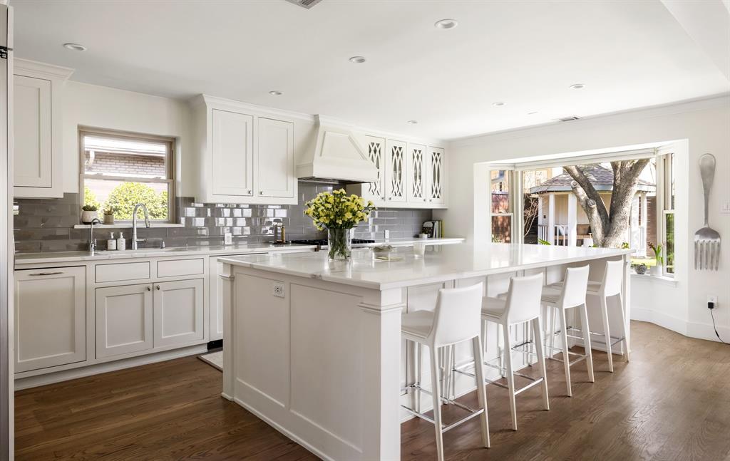 Versailles Pkwy Rev - Residential