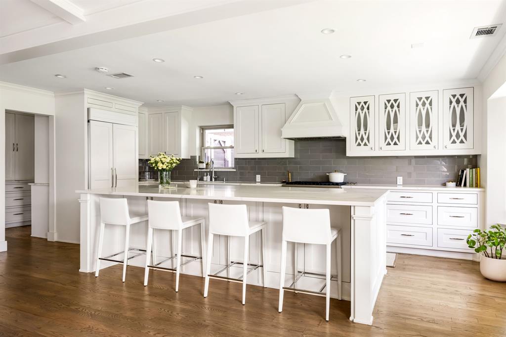 Versailles Pkwy Rev - Residential