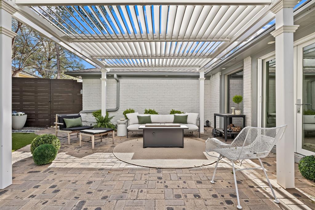 Versailles Pkwy Rev - Residential