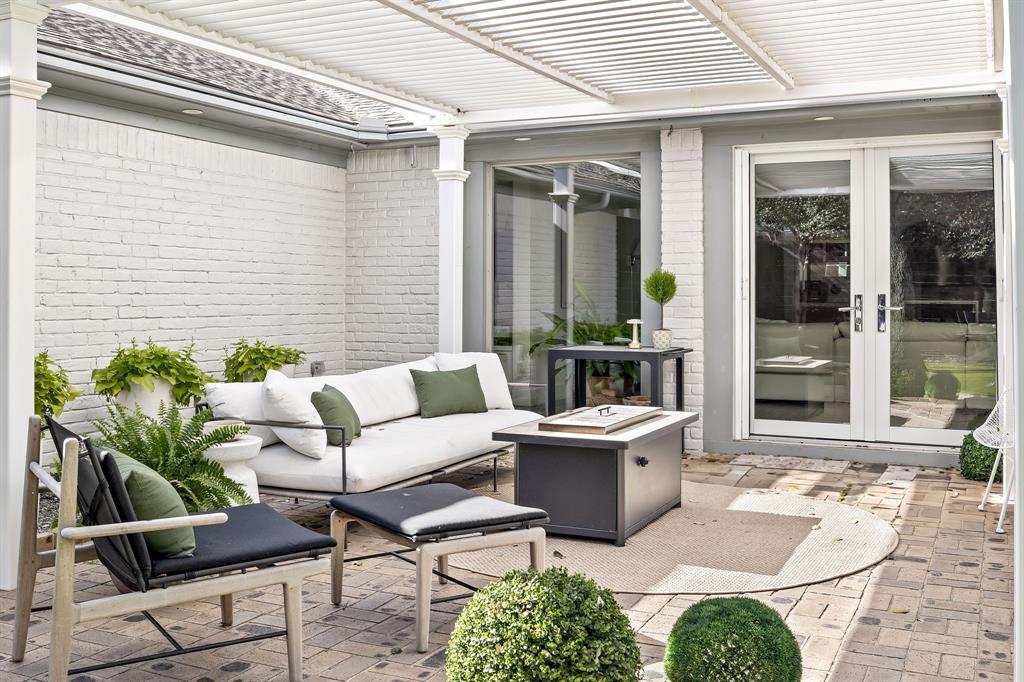 Versailles Pkwy Rev - Residential