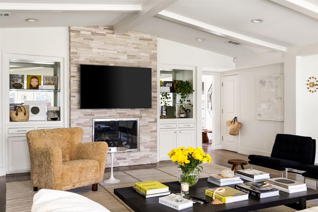 Versailles Pkwy Rev - Residential