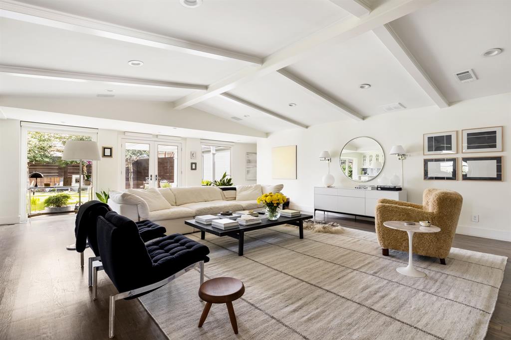 Versailles Pkwy Rev - Residential