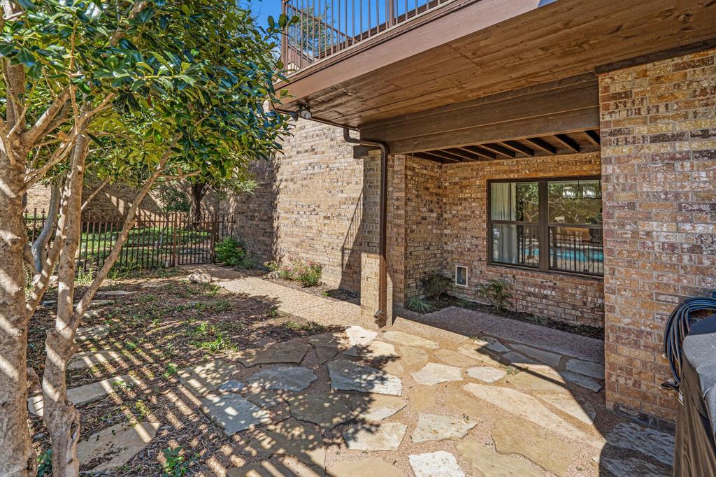 4235 Clear Lake Circle
