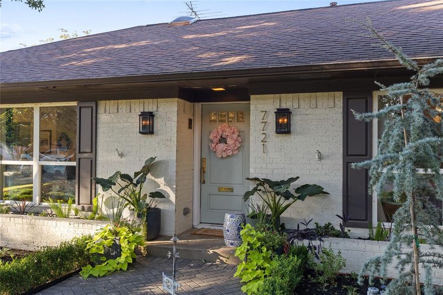 What a find! Designer’s home with an open, inviting floorplan featuring stunning hardwood floors and high-end finishes throughout. The kitchen boasts a large island, beautiful designer lighting, and an oversized pantry with space for a second refrigerator and extra storage. Situated on a large lot with pier and beam foundation, this home offers generous storage and spacious bedrooms.
The primary suite includes built-in shelving, a cozy fireplace, ensuite bath, and dual closets. The living room showcases vaulted ceilings, a timeless fireplace, and open flow to the kitchen and formal areas—perfect for entertaining. Step outside to enjoy upgraded landscaping, refreshed pool finishes, and a large backyard with plenty of room to play and relax.
Don’t miss this gem—it’s the perfect blend of style, comfort, and functionality!