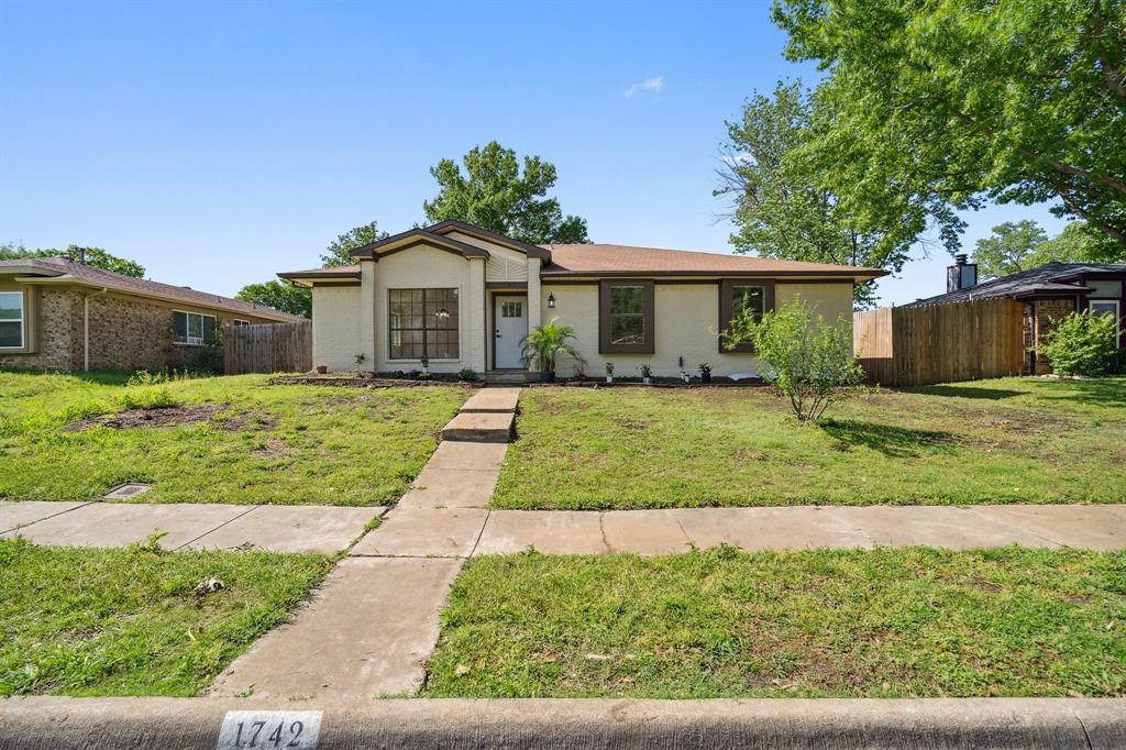 1742 Canterbury Lane