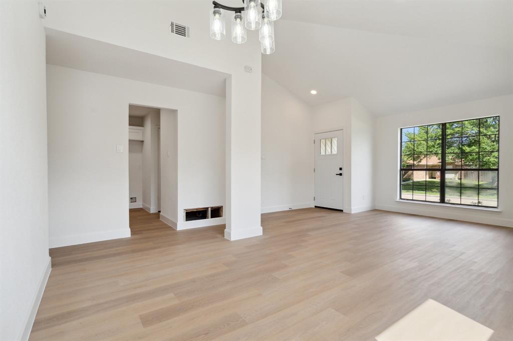 1742 Canterbury Lane