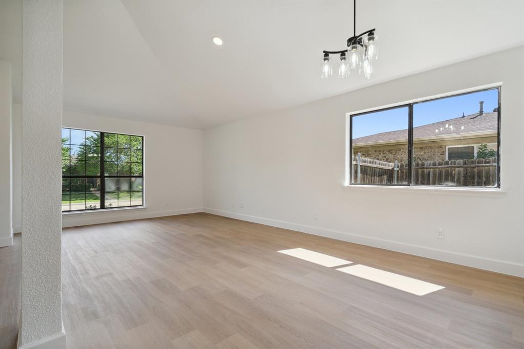 1742 Canterbury Lane