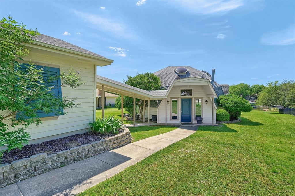 114 E Seminole Drive