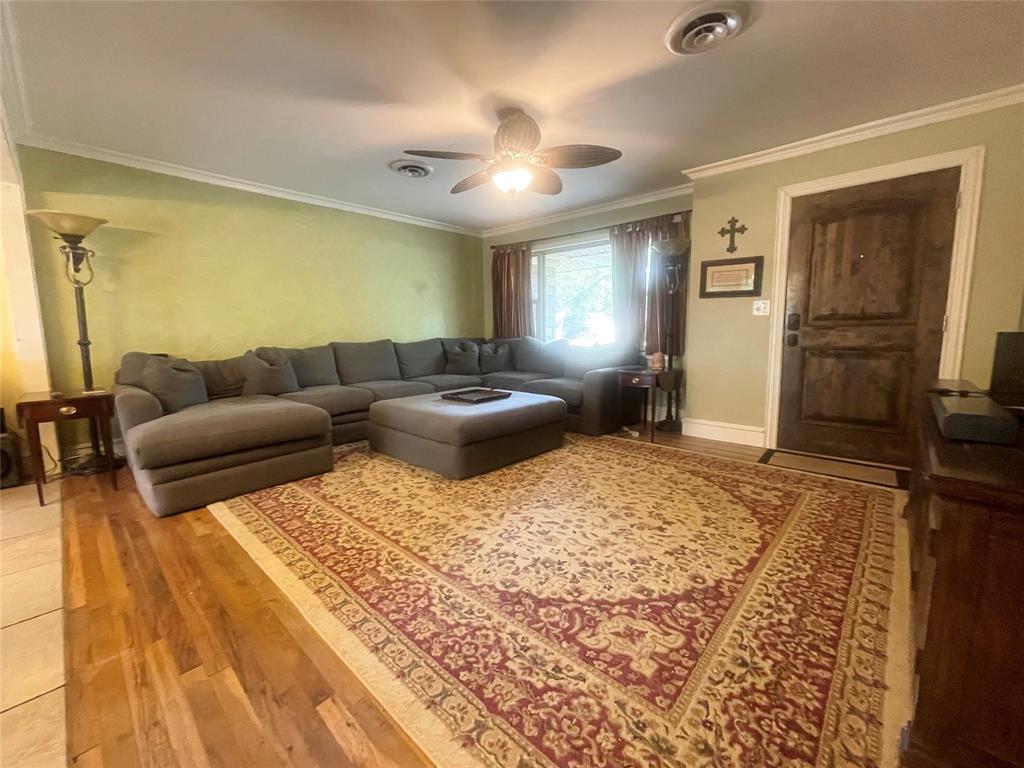 1424 Scenic Drive