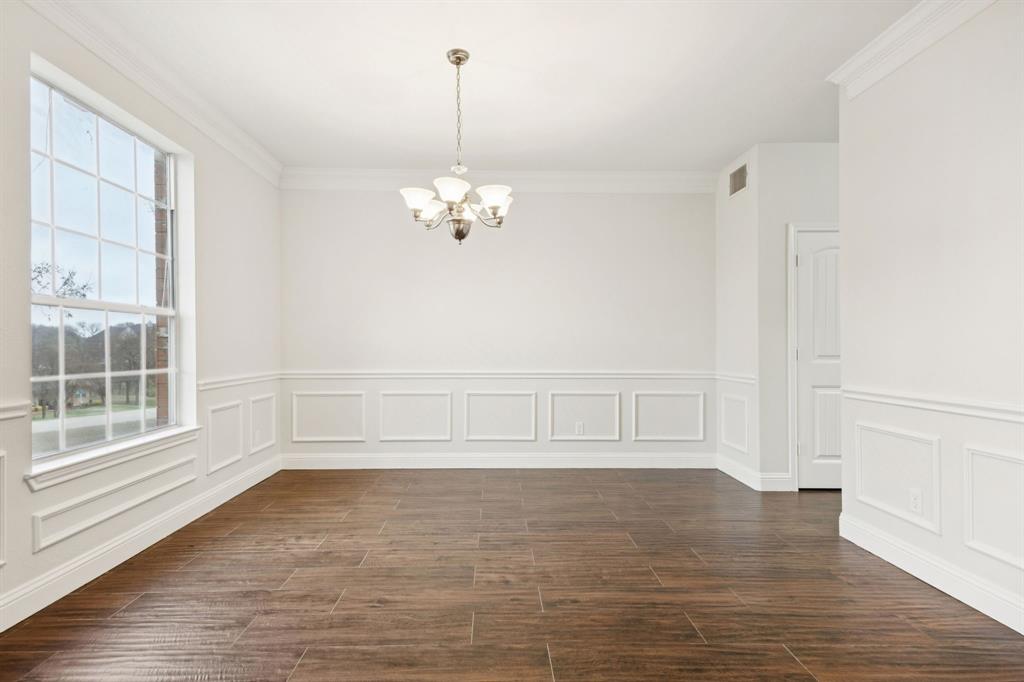 2770 S Lakeview Drive