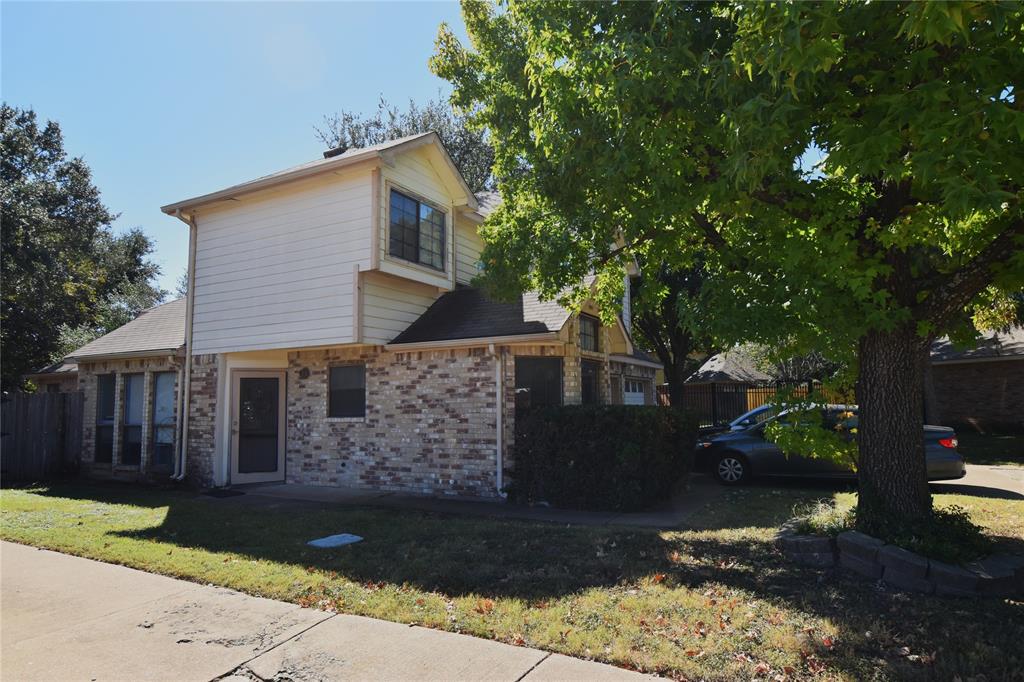 1722 Twin Court Place