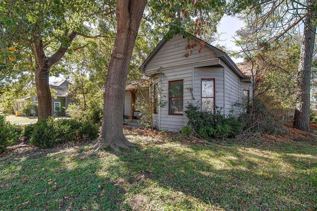 735 N Robinson Street