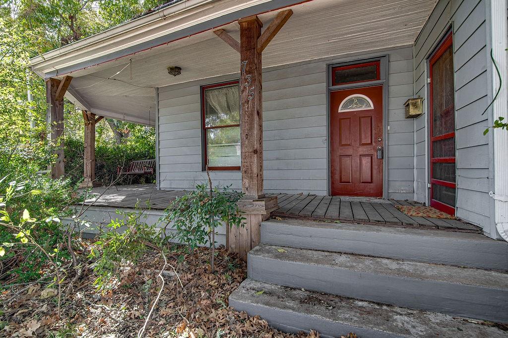 735 N Robinson Street