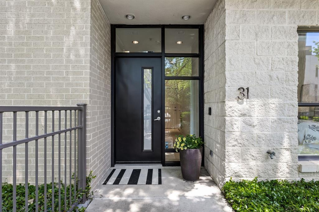 4111 Newton Avenue 31
