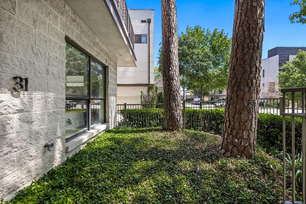 4111 Newton Avenue 31
