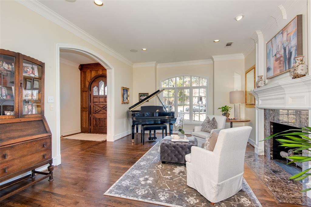 UNIVERSITY HEIGHTS - Residential