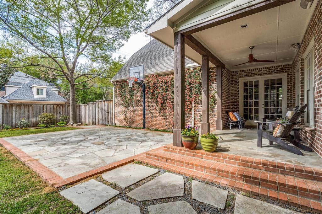 UNIVERSITY HEIGHTS - Residential