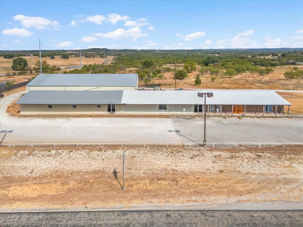 3206 W US Highway 377