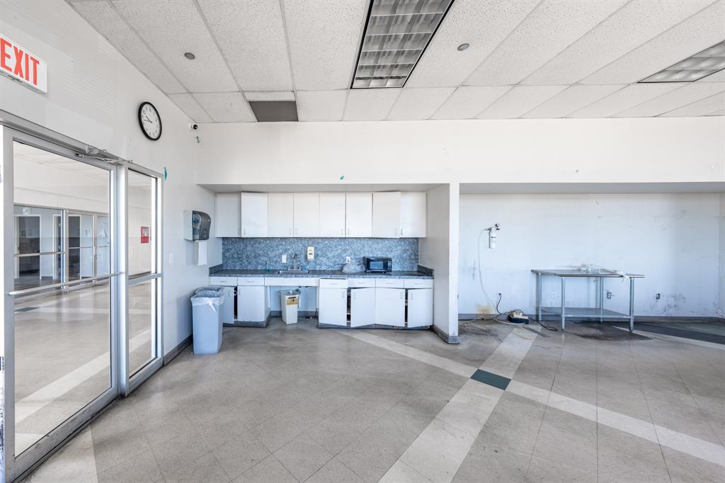 Sanden Add - Commercial Sale