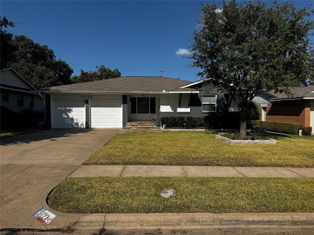 Photo of 1224 Magnolia Drive, Richardson, TX 75080 (MLS # 21247516)