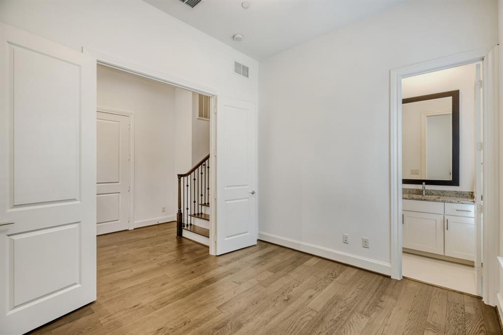 7333 Valley View Lane 601