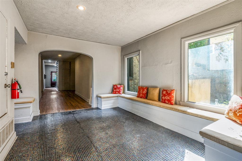 Peak's Suburban - Residential Income