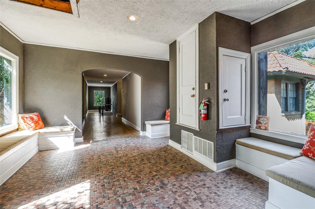 Peak's Suburban - Residential Income