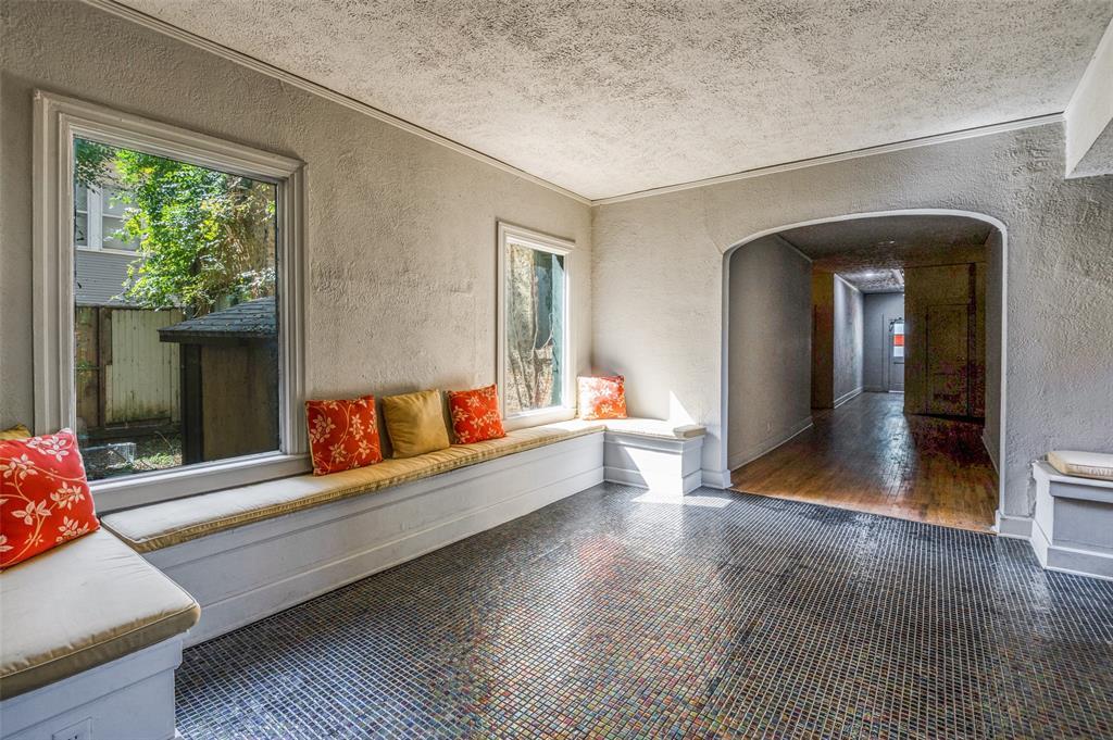 Peak's Suburban - Residential Income