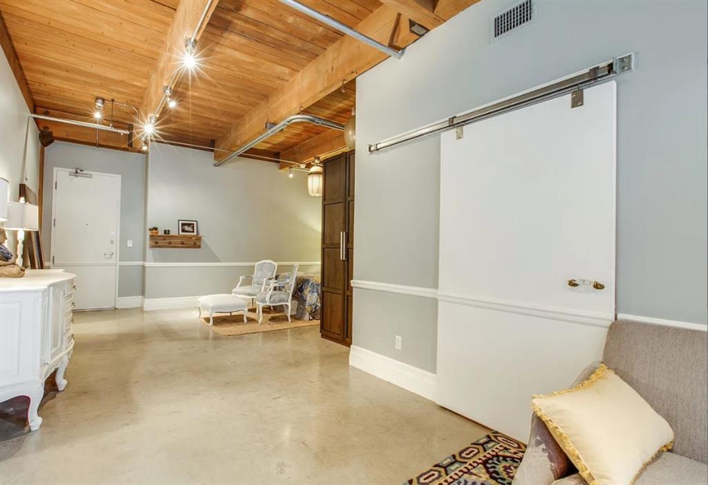 Elm Place Residences - Residential