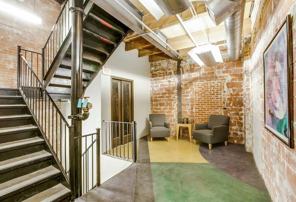 Elm Place Residences - Residential