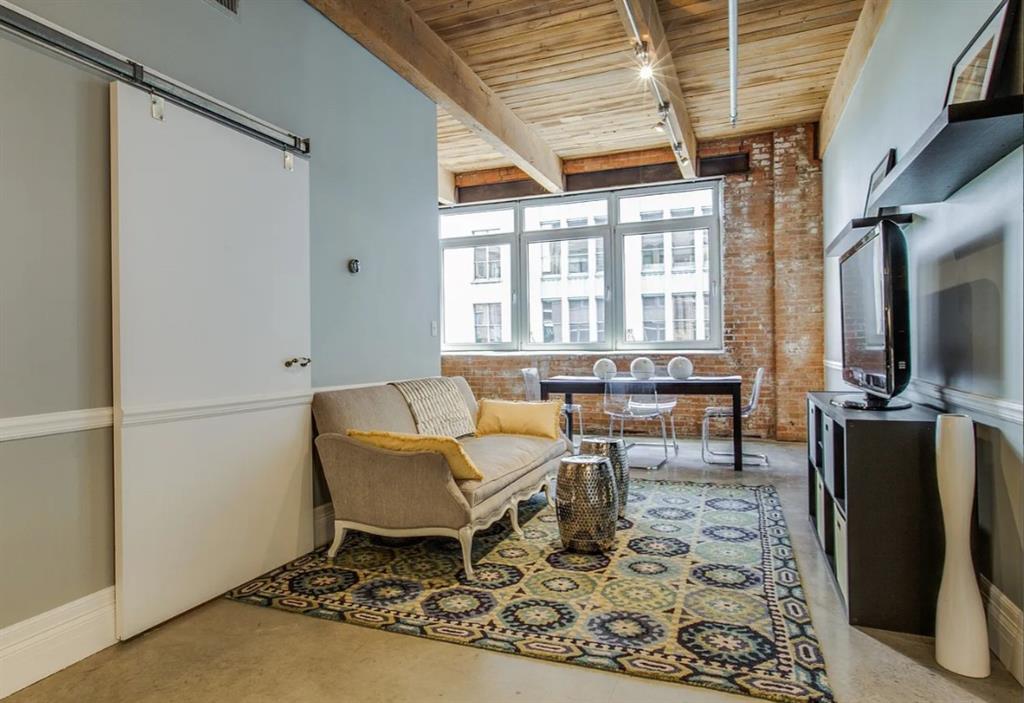 Elm Place Residences - Residential