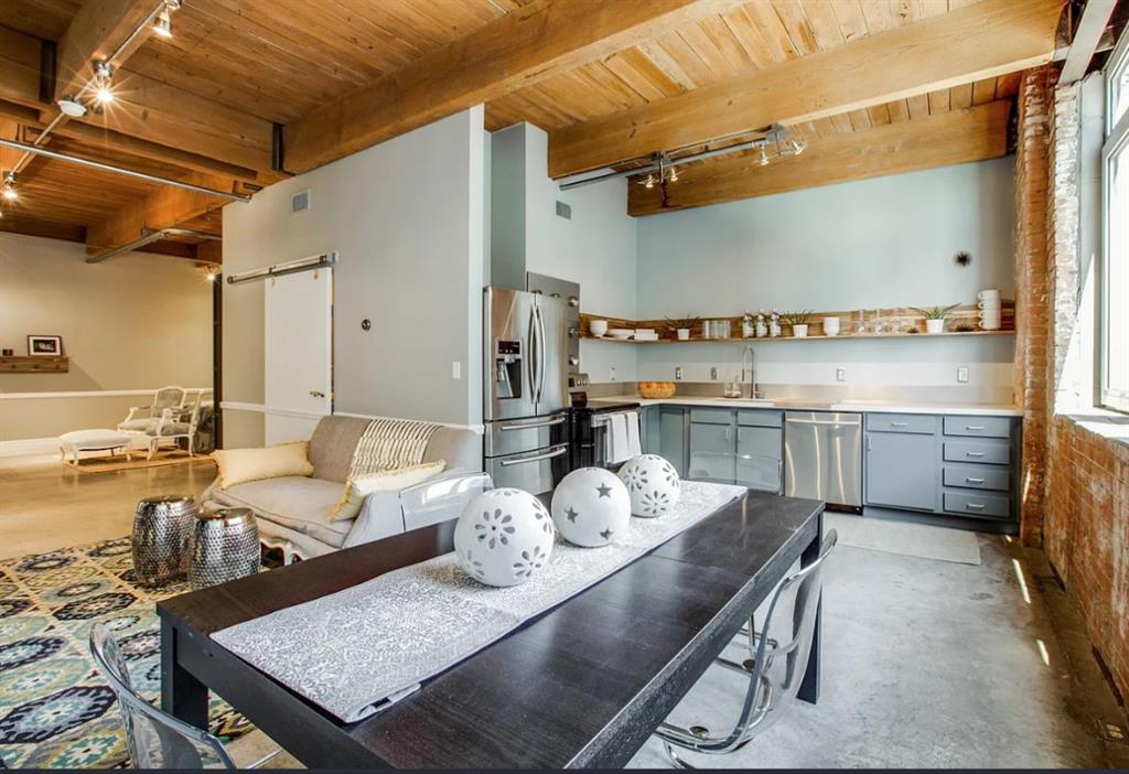 Elm Place Residences - Residential