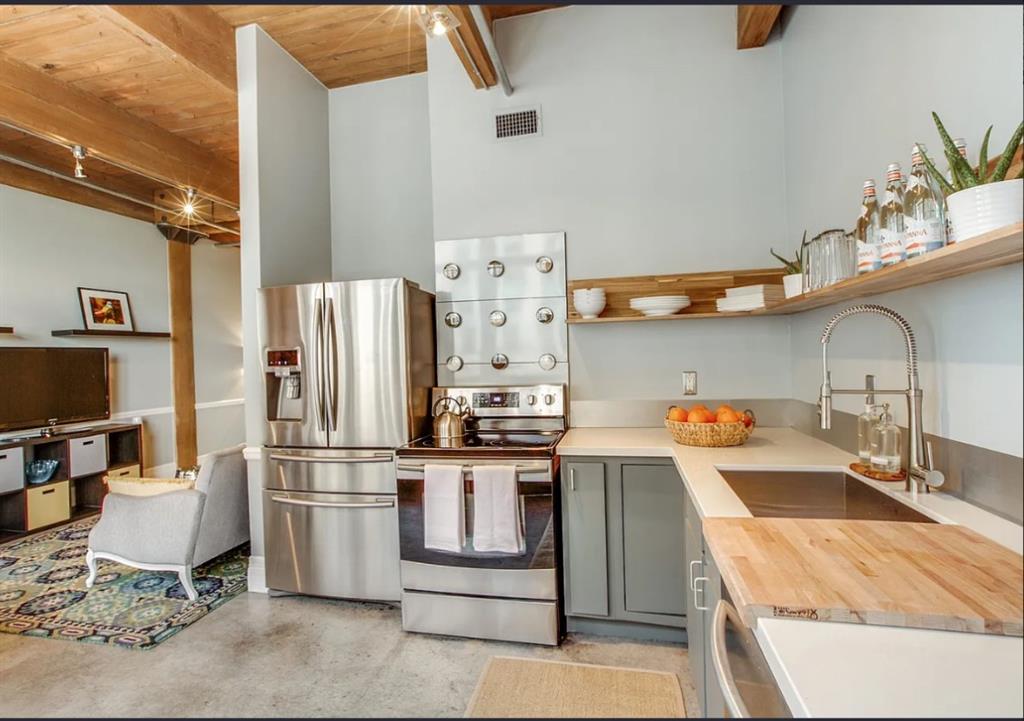 Elm Place Residences - Residential