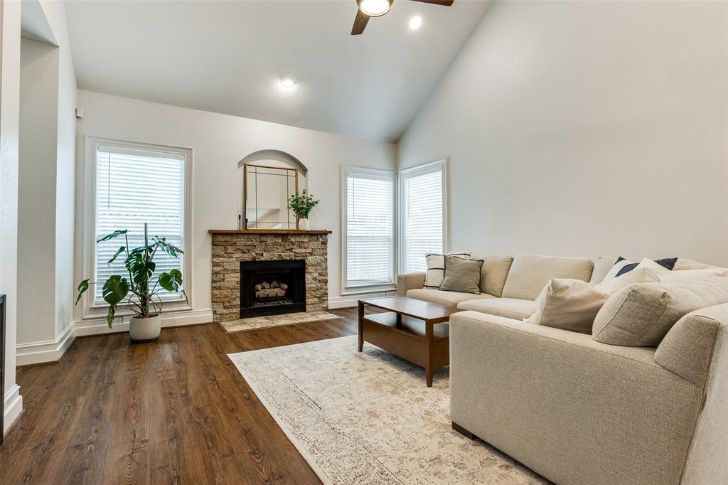 9816 Hedge Bell Drive