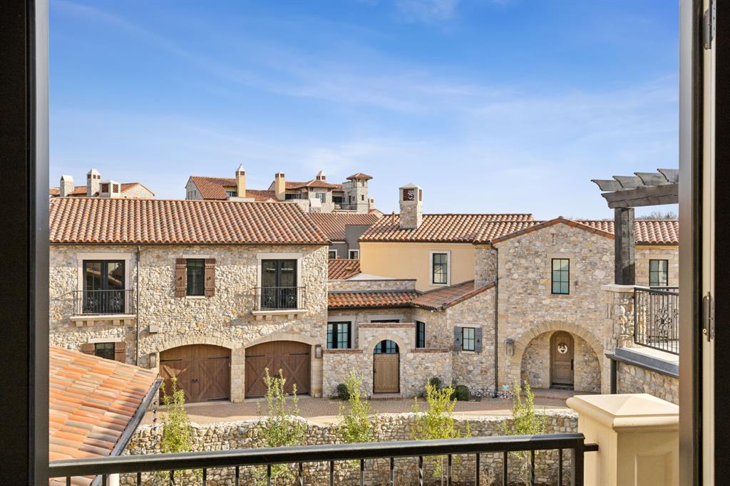 10 Catalonia Drive