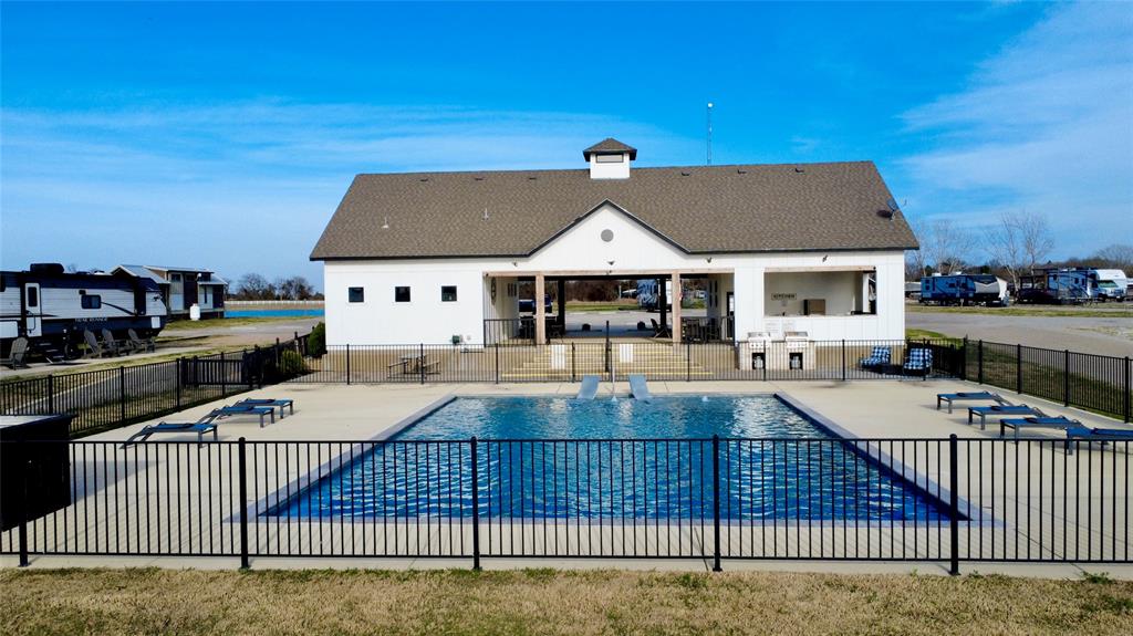 Peninsula Point - Land