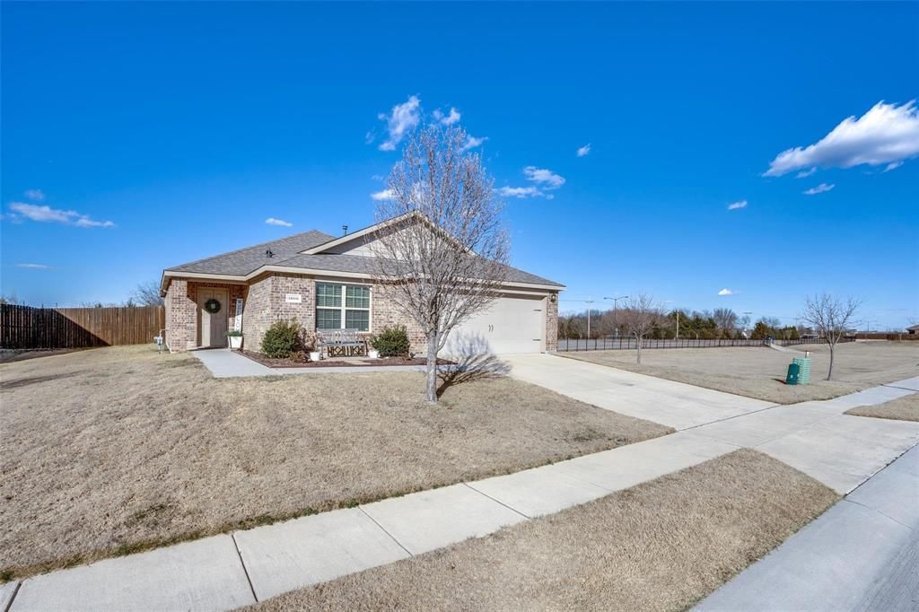 Photo of 1606 Meadow Creek Drive, Princeton, TX 75407 (MLS # 21194097)