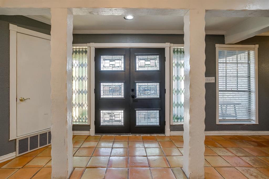 5315 Meadowbrook Drive