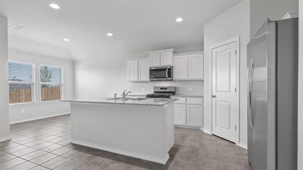 549 ARROYO Drive