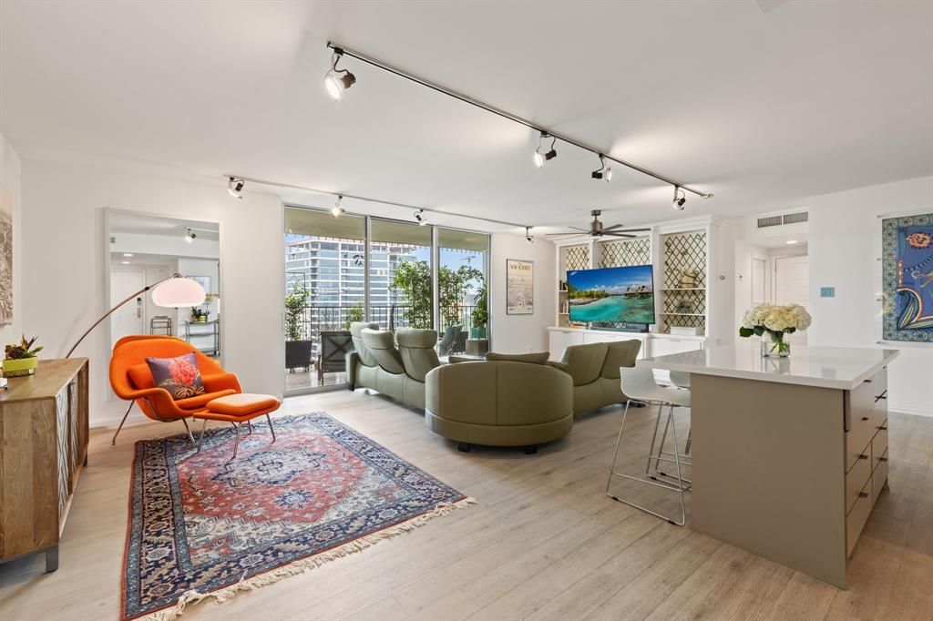 Photo of 3310 Fairmount Street #16B, Dallas, TX 75201 (MLS # 21248547)