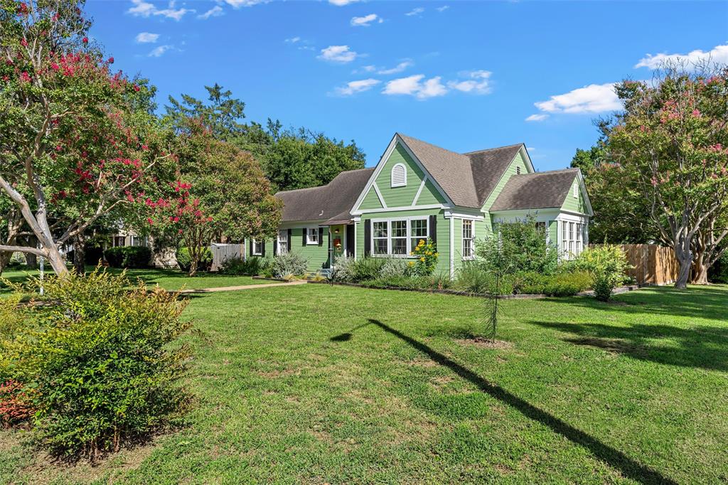 2730 Live Oak Avenue